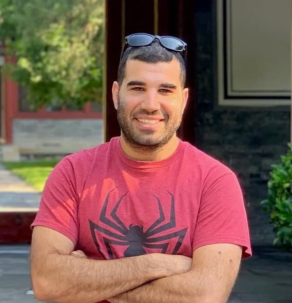 Dr. Zohar Arnon